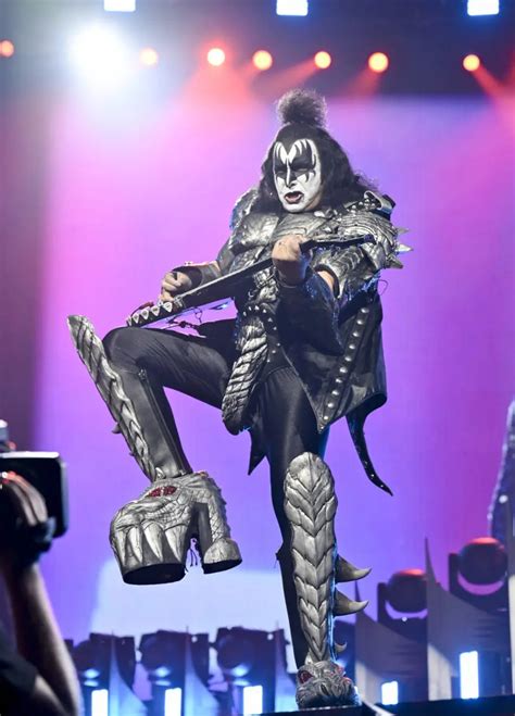 Review: The long Kiss goodbye ends at New York’s Madison Square Garden, but Kiss avatars loom